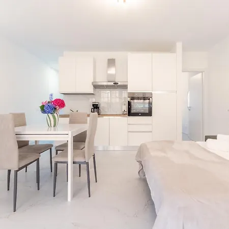 Luce - Free Parking Appartement